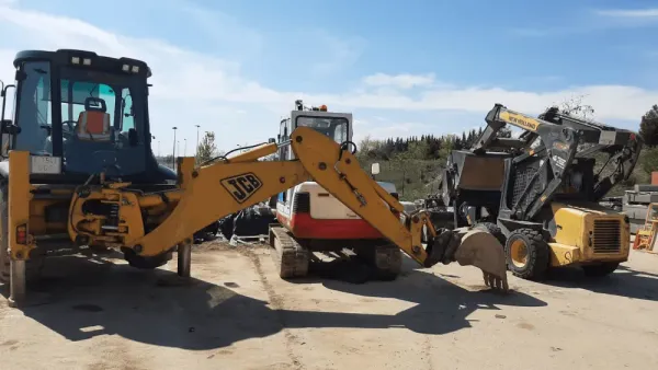 Alquiler de excavadora con conductor en Madrid