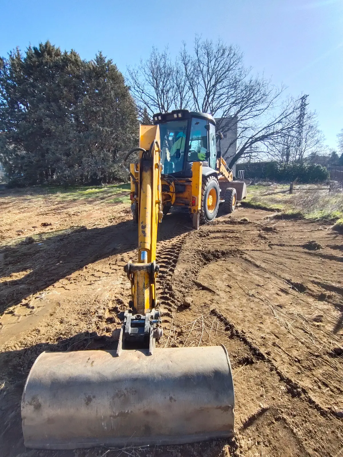 Desmonte y explanación de terreno en Madrid